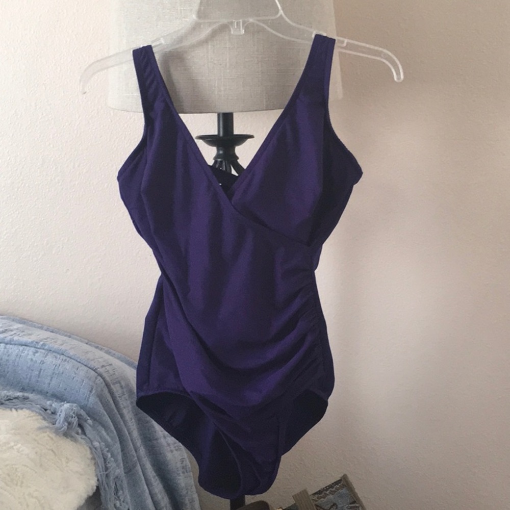 Miraclesuit one piece swimsuit size 10 DD
